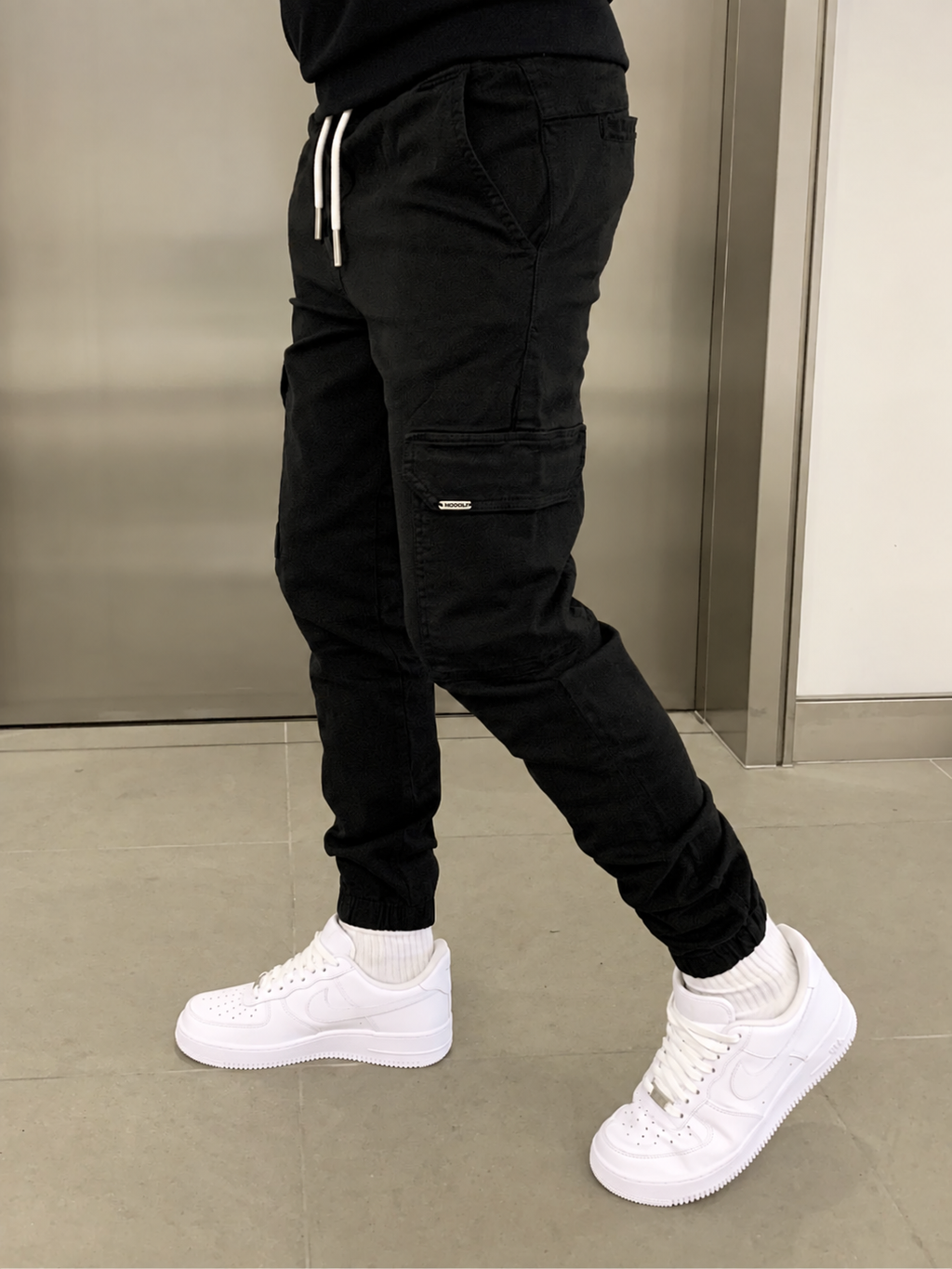 Men's Slim Fit Cargo Pants | Deep Tactical Pockets | Seamless Construction