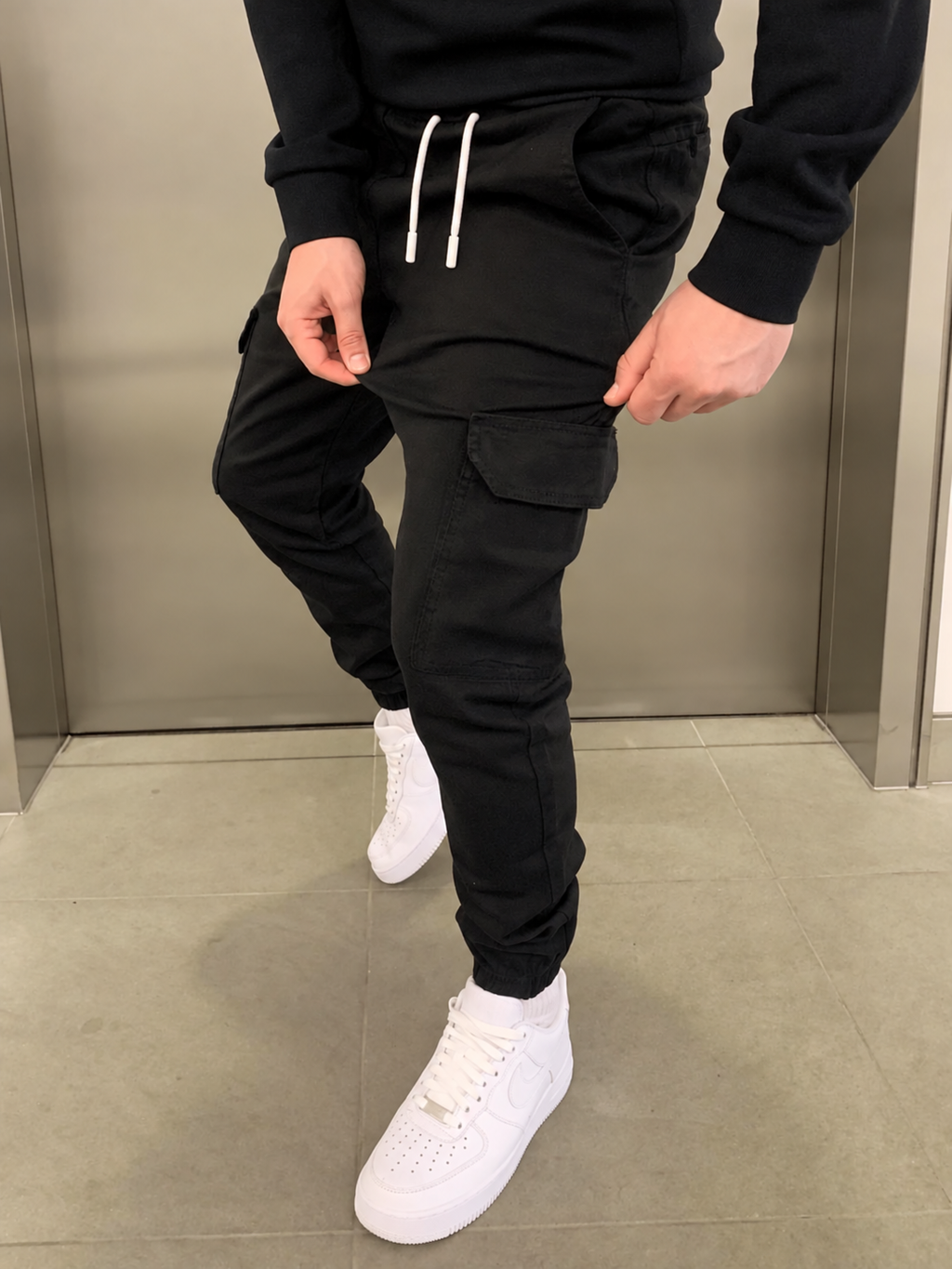 Men's Slim Fit Cargo Pants | Deep Tactical Pockets | Seamless Construction